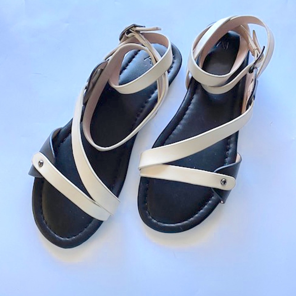 *NEW NARIN STRAPPY SANDALS